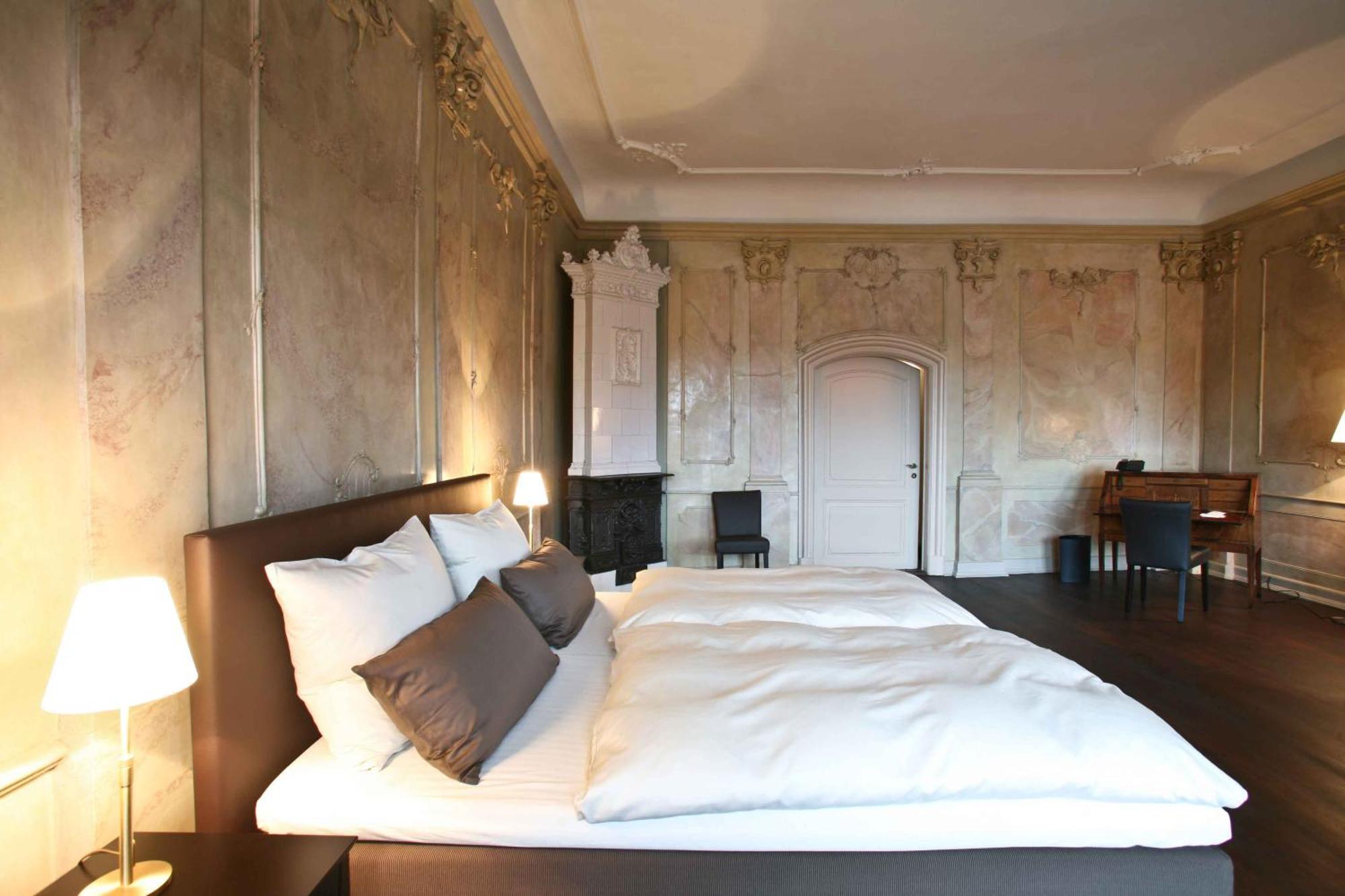 Anno 1216 Hotel